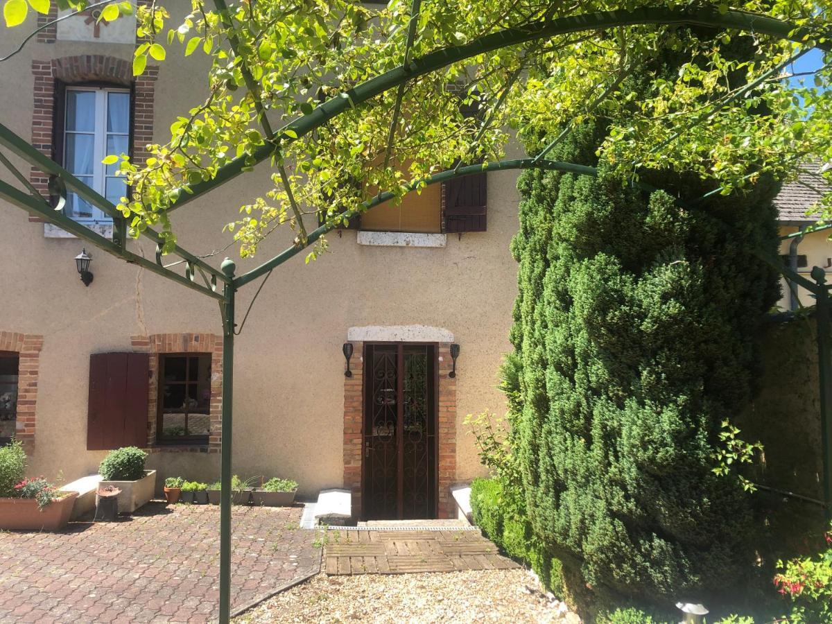 Villa Capucine Aubigny-sur-Nère Exterior foto